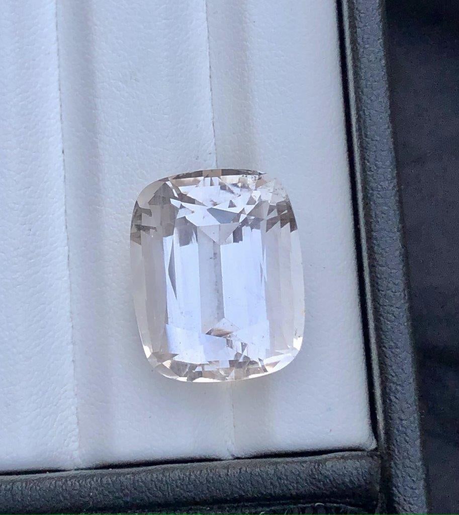 Very Fine Quality Natural Morganite Gemstone for Ring - 27.55 Carats - 20X16X13 mm (1 of 4)