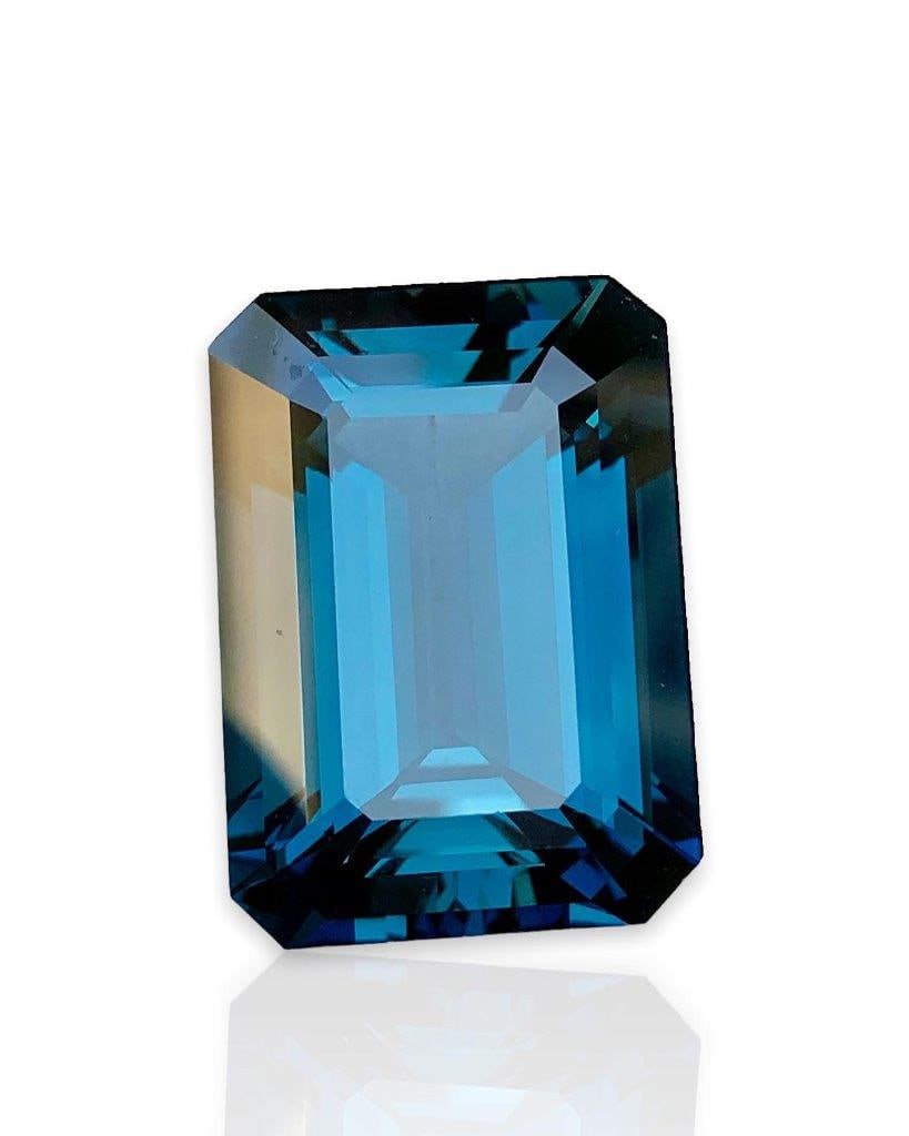 AAA Quality London Blue Topaz - 35 Carats - 22X16X11 mm (1 of 4)