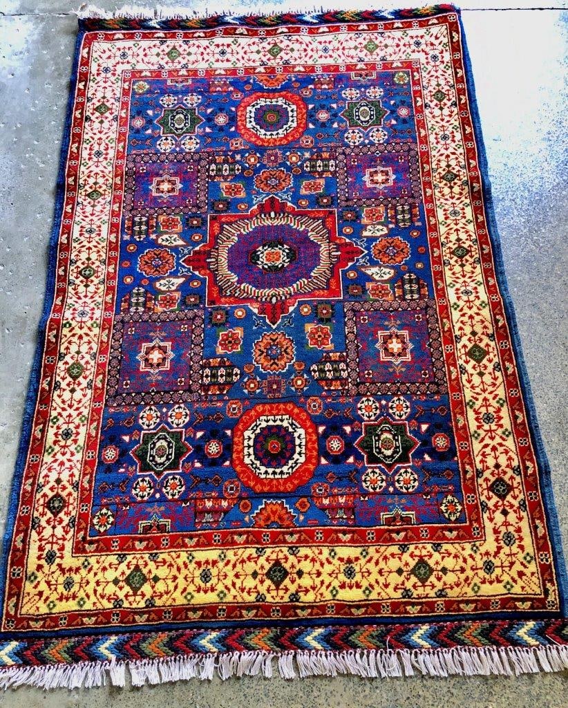High Quality Pictorial Area Rug Handmade Wool 3' X 5': High Quality Pictorial Area Rug Handmade Wool 3' X 5'Shipping rates are determined by Parcel weight and destination.Combined shipping: We offer combine shipping on multiple items purchased to reduce s