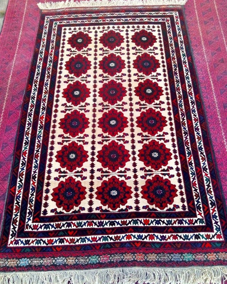 Afghan Fine Persian Rug Khas - 4' x 6': Afghan Fine Persian Rug Khas - 4' x 6'Shipping: 50$ rates are determined by Parcel weight and destination.Combined shipping: We offer combine shipping on multiple items purchased to reduce shipping co