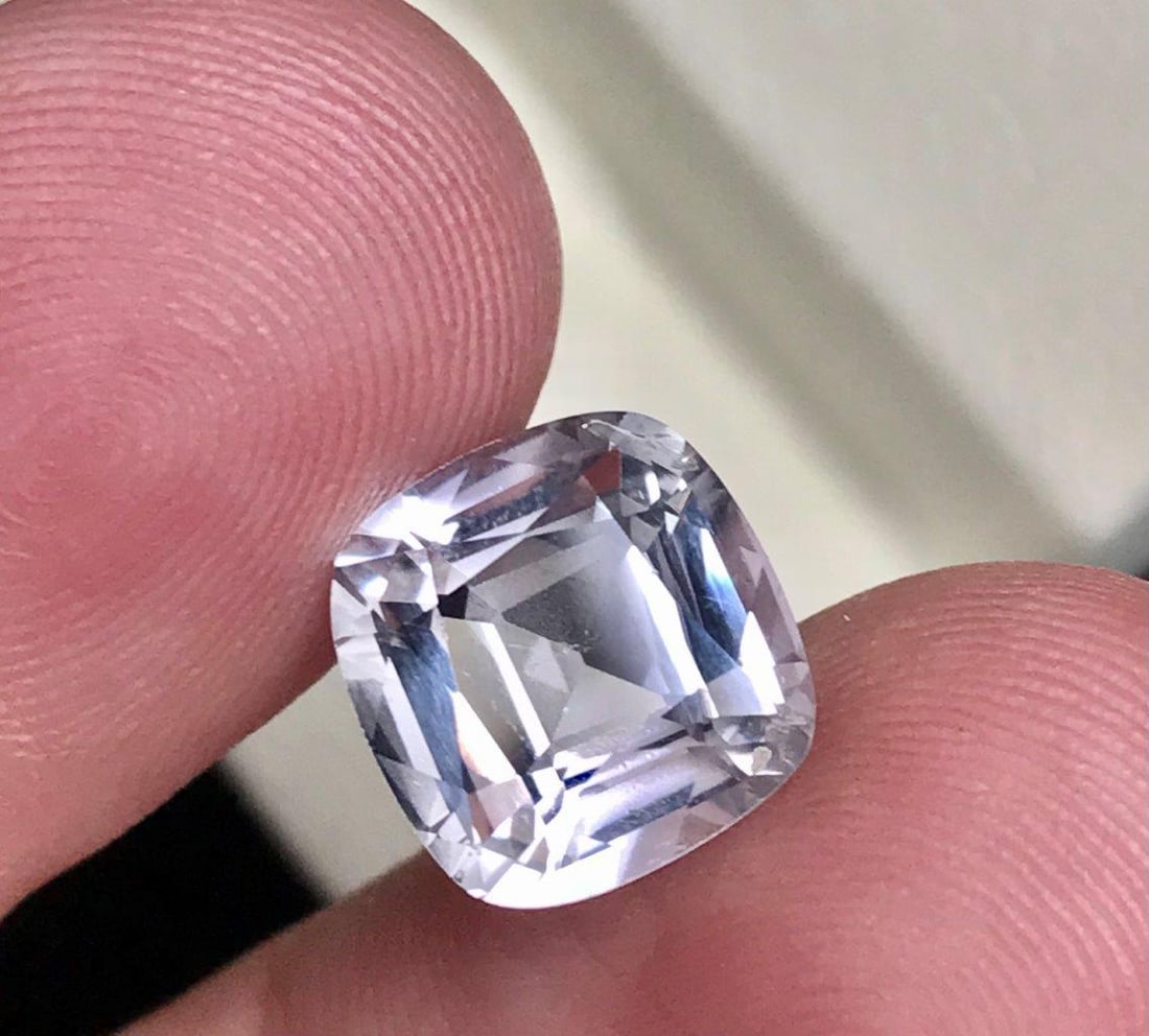 3.90 Carats Natural Topaz Loose Stone -10X10X6 mm: 3.90 Carats Natural Topaz Loose Stone -10X10X6 mm Shipping: