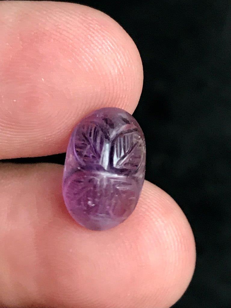 Natural Amethyst Carving Beautiful Purple Gemstone - 4.05 Carats - 13X9X5 mm: Natural Amethyst Carving Beautiful Purple Gemstone - 4.05 Carats - 13X9X5 mmShipping: