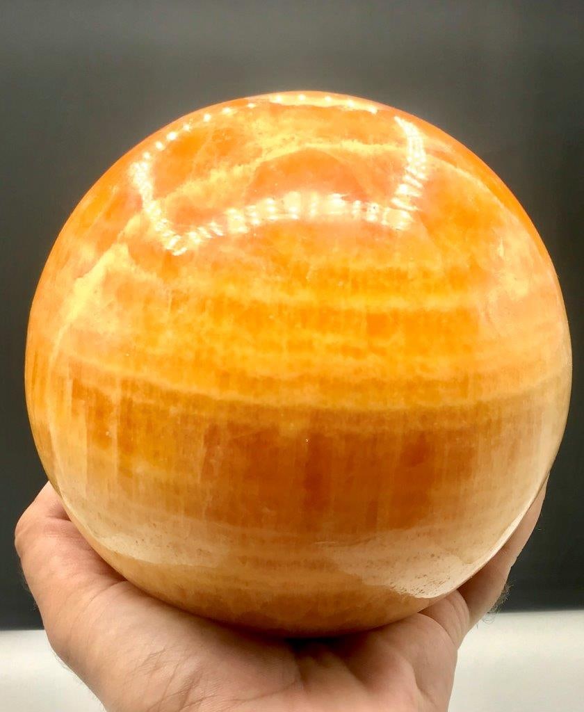 AAA Quality Natural Honey Calcite Sphere Golden Yellow Polished Crystal 6 KG: AAA Quality Natural Honey Calcite Sphere Golden Yellow Polished Crystal 6 KG Shipping Rate: $120.00 .shipping rates are determined by Parcel weight and destination.Combined shipping: We offer combine
