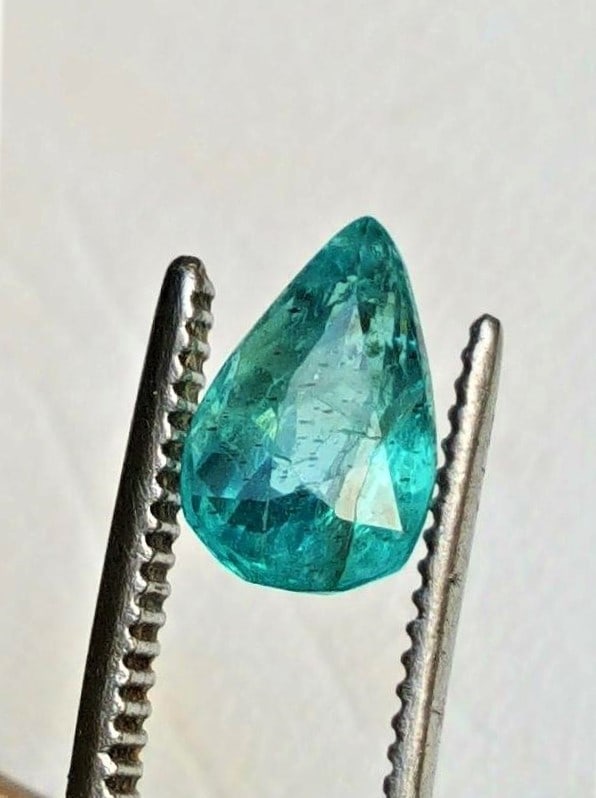 3.10 Carats Pear Shape Natural Apatite: 3.10 Carats Pear Shape Natural ApatiteShipping Rate: $15.00 .shipping rates are determined by Parcel weight and destination.Combined shipping: We offer combine shipping on multiple items purchased to 