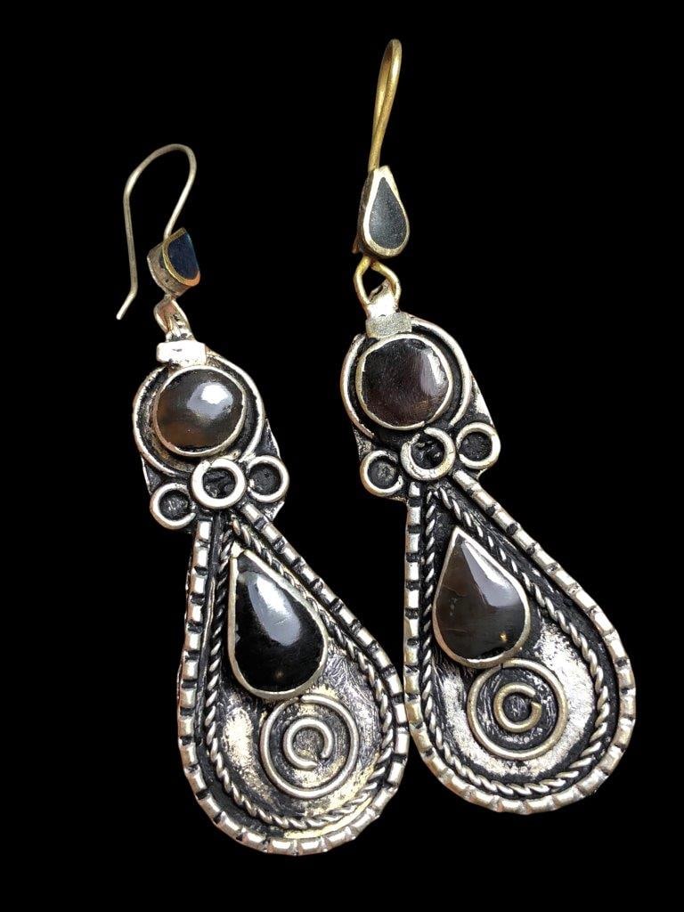 Vintage Brass Earrings: Vintage Brass Earrings Shipping: $23.00. Shipping rates are determined by Parcel weight and destination.