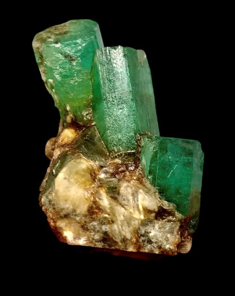 23.40 Grams Amazing Combination Of Emerald Crystals On Matrix - 40.5X29X25 mm: 23.40 Grams Amazing Combination Of Emerald Crystals On Matrix - 40.5X29X25 mm Shipping Rate: FREE SHIPPING .shipping rates are determined by Parcel weight and destination.Combined shipping: We offer c