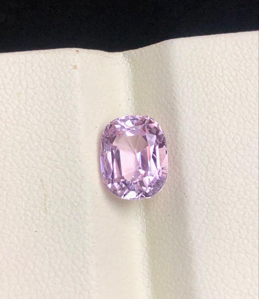 3.80 carats Baby Pink Kunzite Loose Gemstone Natural Afghan Beauty 10X8X6 mm: 3.80 carats Baby Pink Kunzite Loose Gemstone Natural Afghan Beauty 10X8X6 mm Shipping:
