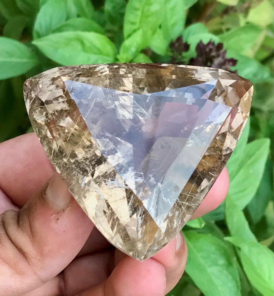 475.95 crts Natural Smoky Quartz Gemstone Beautiful Brown Loose Gemstone - 49X57X35 mm: 475.95 crts Natural Smoky Quartz Gemstone Beautiful Brown Loose Gemstone - 49X57X35 mmShipping Rate: $15.00 .shipping rates are determined by Parcel weight and destination.Combined shipping: We offer 