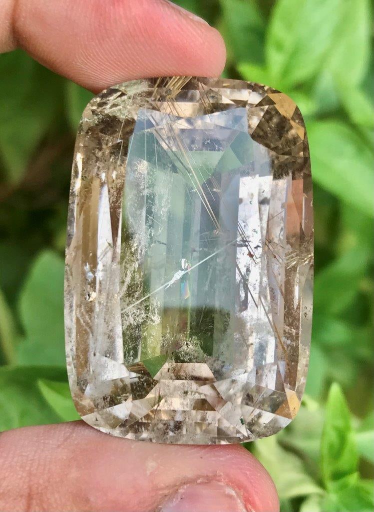 160 carats Natural Brown rutiled Smoky Quartz Beautiful Loose Gemstone - 41X27X20 mm: 160 carats Natural Brown rutiled Smoky Quartz Beautiful Loose Gemstone - 41X27X20 mmShipping Rate: $15.00 .shipping rates are determined by Parcel weight and destination.Combined shipping: We offer co