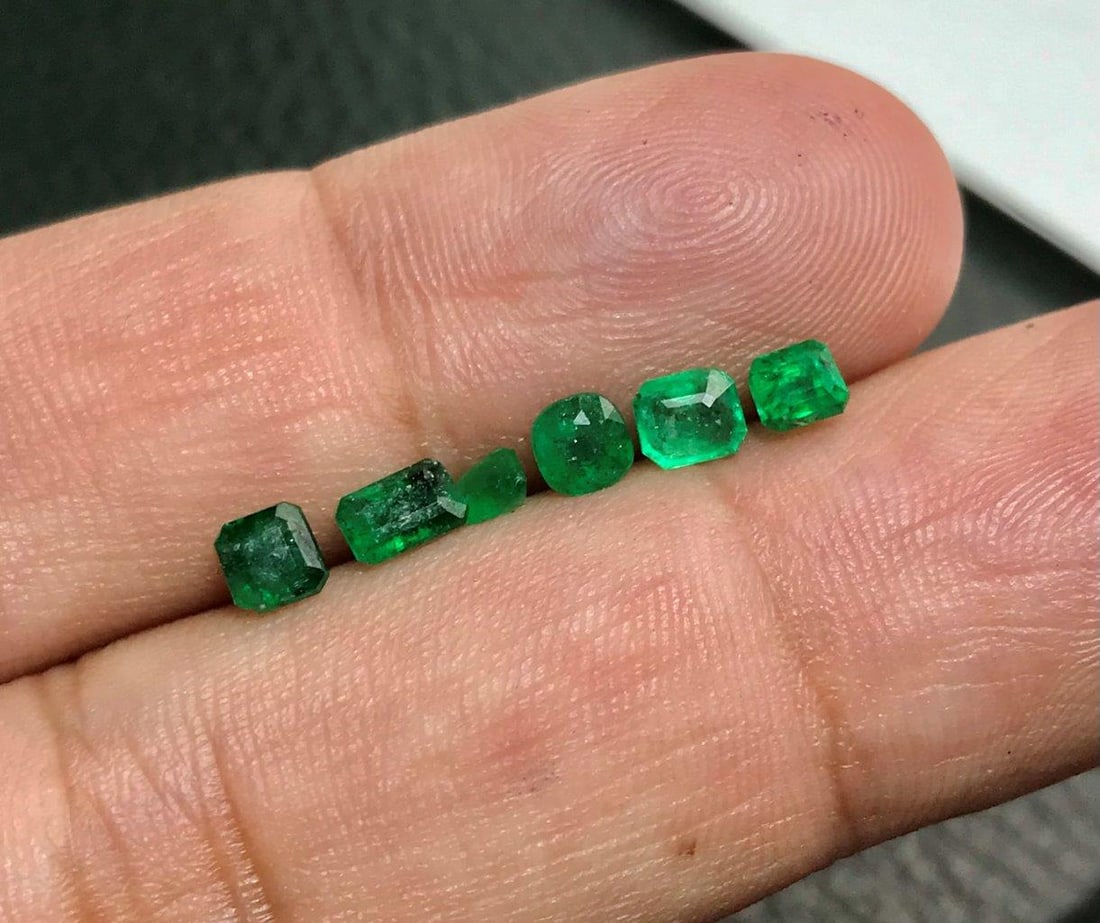 Fine Natural Emerald Gemstone Green Loose Gemstone 1.45 Carats: Fine Natural Emerald Gemstone Green Loose Gemstone 1.45 Carats