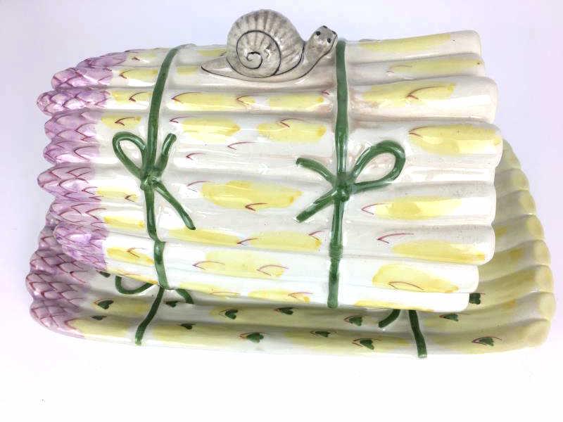 Mottahedeh Asparagus Box, snail finial: Mottahedeh Asparagus Box with snail finial and underplate, made in Portugal 845, box measures 8 1/2" x 6 1/2" x 7 1/2" h, underplate measures 12 1/4" x 7 1/2"