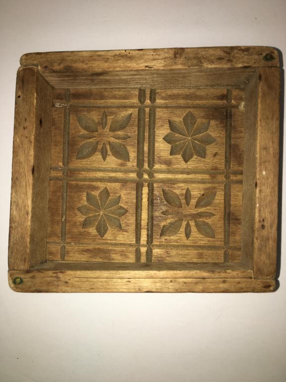 4 square wooden butter mold: wooden, 4 separate floral patterns, brass hooks, 6" x 5 1/2" x 2 1/4" h, hook and entire mold is loose