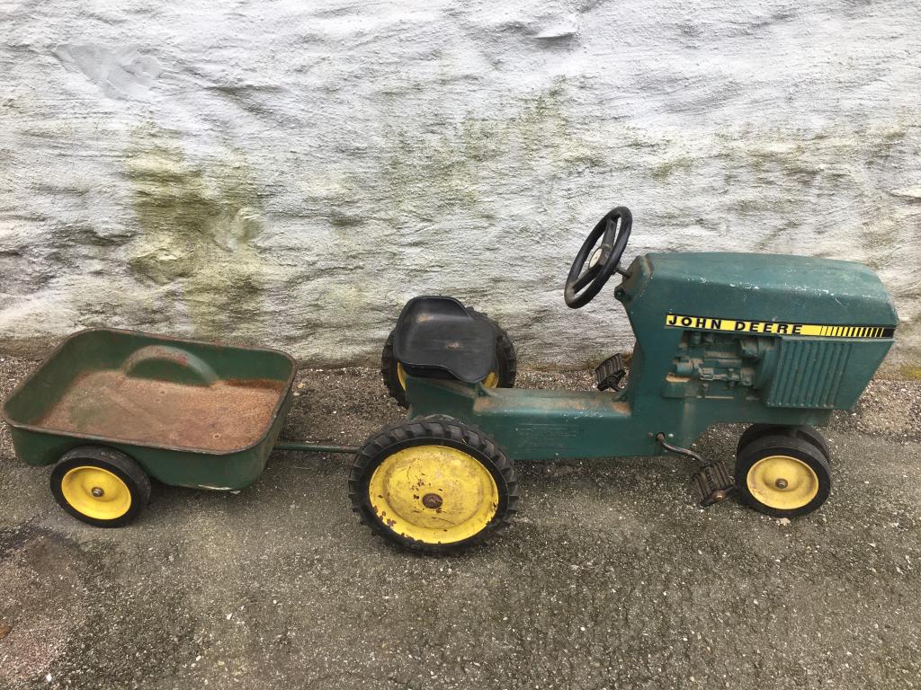 cast aluminum john deere pedal tractor