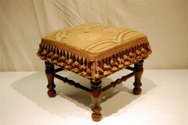 OAK STOOL WITH TURNED LEGS