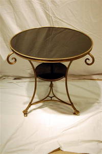 1089: PAIR OF ROUND BRASS STANDS