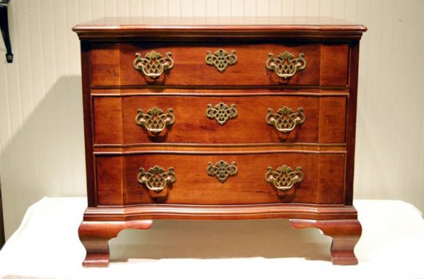 HENREDON 3-DRAWER CHEST