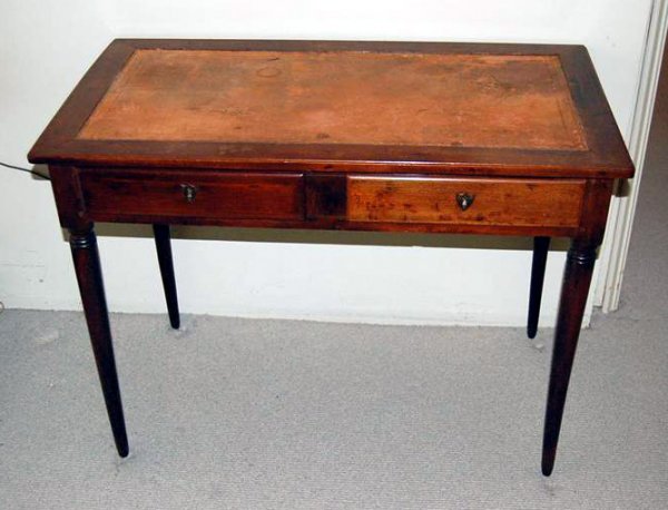 MAHOGANY FINISH WRITING TABLE