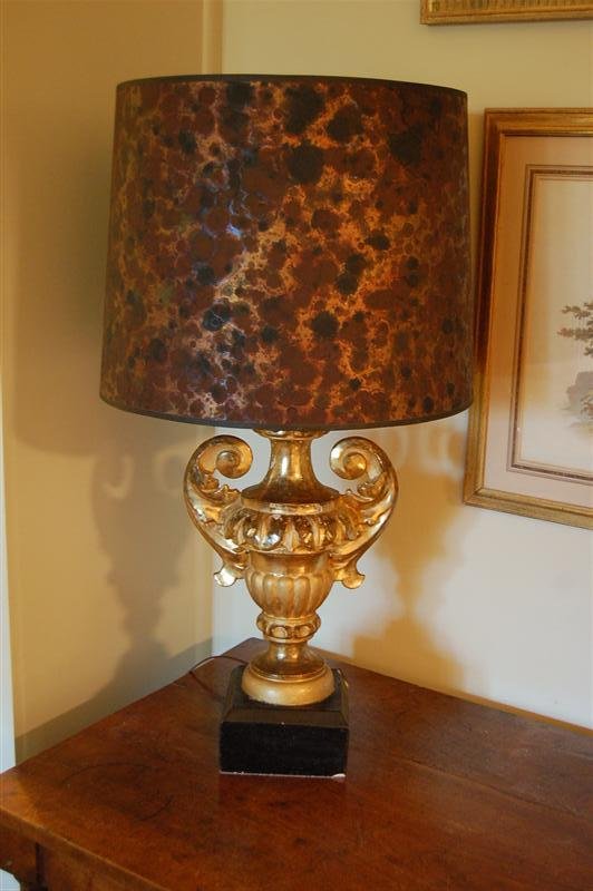 ITALIAN GILT WOOD URN TABLE LAMP