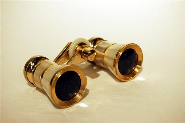 PAIR OF OPERA GLASSES BY TASCO - MOTHER-OF-PEARL - 3