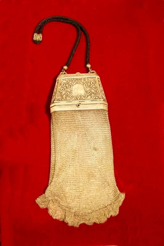 WHITING & DAVIS SILVERPLATED ENGRAVED & MESH EVENI
