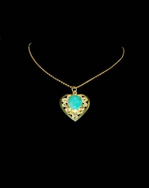 14K HEART MOTIF PENDANT W/ CABACHON JADE STONE