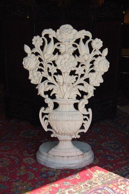 CAST IRON SCULPTURED FLOWER MOTIF GARDEN STAND - 5