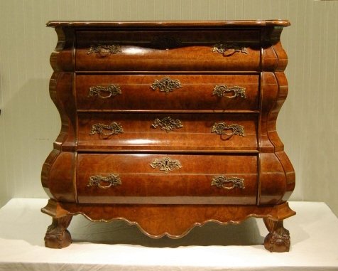 PAIR OF BOMBE BURL WOOD BACHELORS CHEST