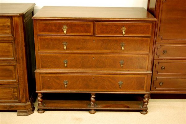 WILLIAM & MARY STYLE FIVE DRAWER BANDED CHEST WITH