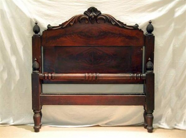 NINETEENTH CENTURY AMERICAN MAHOGANY BED, CREST CA
