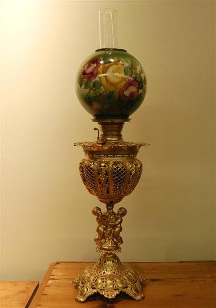 BRADLEY & HUBBARD BANQUET LAMP W/ HAND PAINTED SHA