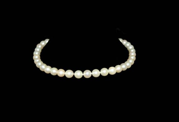 CULTURED PEARL NECKLACE with PLATINUM & DIAMOND CL