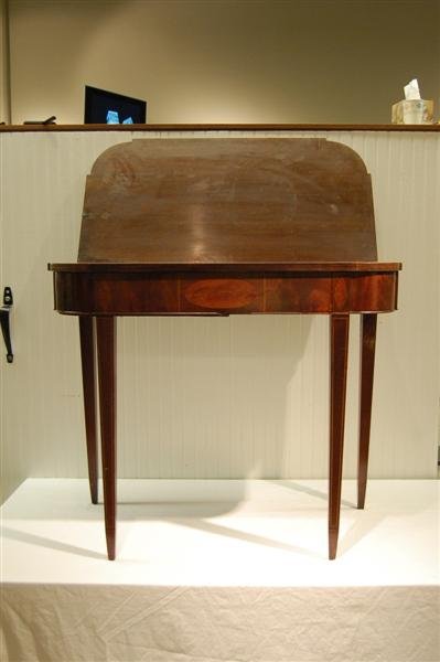 INLAID MAHOGANY HEPPLEWHITE FLIP TOP GAME TABLE
