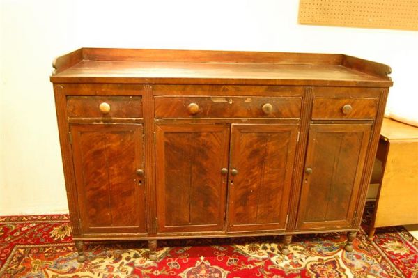 AMERICAN SHERATON SIDEBOARD