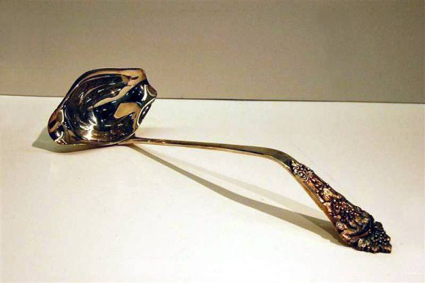 INTERNATIONAL SILVERPLATED PUNCH LADLE W/ VINTAGE