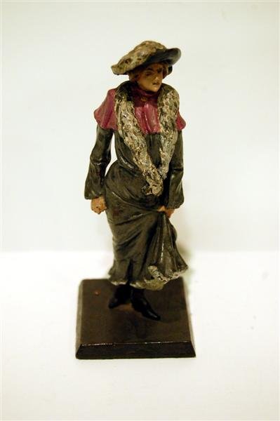 European Cold Painted Bronze Figure of Woman, earl: European Cold Painted Bronze Figure of Woman, early 20th century - 5 3/4"h