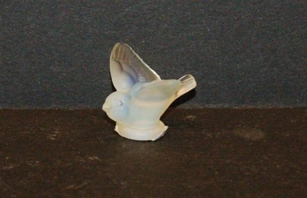 Sabino French Art Glass Bird : Sabino French Art Glass Bird - 3/4" tall - 1 1/4" across wings
