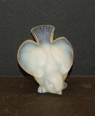 Sabino French Art Glass Bird : Sabino French Art Glass Bird - 1 1/4" tall, 2" across wings