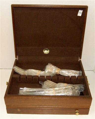 Cased Set of Wallace Sterling - " Grand Victorian ": Cased Set of Wallace Sterling Flatware - " Grand Victorian " pattern (1972)- thirty-Two pcs.- 8 Four (4) piece place settings; 8 knifes, 8 forks, 8 teaspoons and 8 salad forks