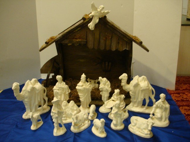 Nativity Set - 16 Ceramic Figures & Lighted Wooden: Nativity Set - Sixteen Ceramic Figures & Lighted Wooden Stable - 18 1/2" T x 19" W