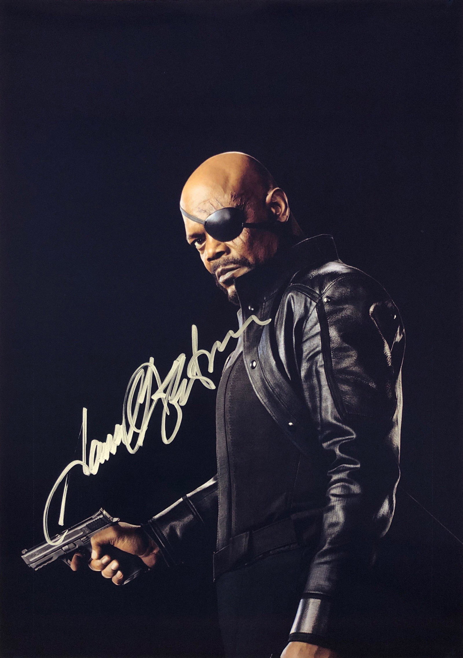 Avenger Signed Autographed Photo Samuel L Jackson: Our company has been collectibles business since 2008. All items are unique and valuable for all the collectors. Our company is all online based and will be shipping from our warehouses or different c