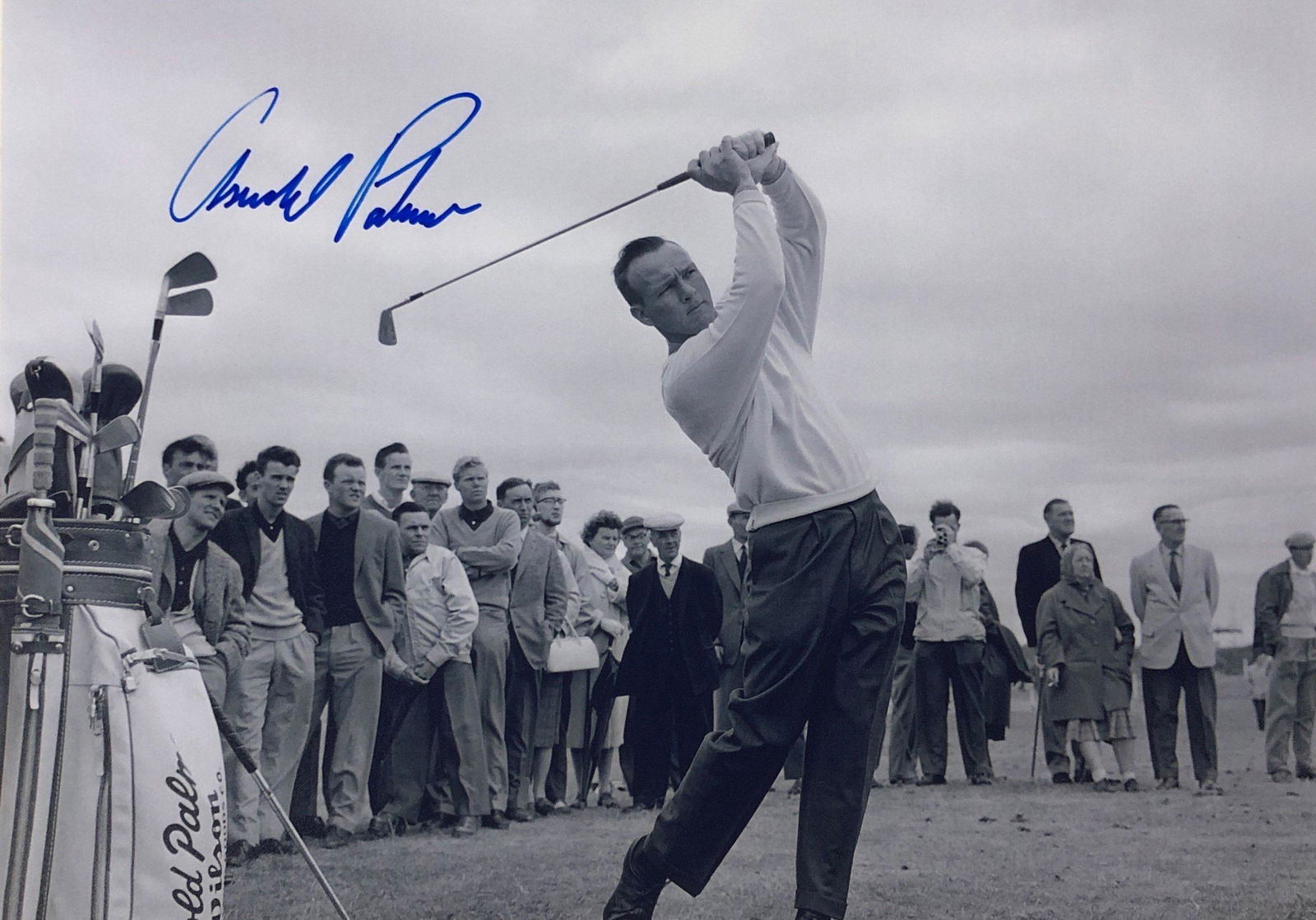 Golf Signed Photo Arnold Palmer: Our company has been collectibles business since 2008. All items are unique and valuable for all the collectors. Our company is all online based and will be shipping from our warehouses or different c
