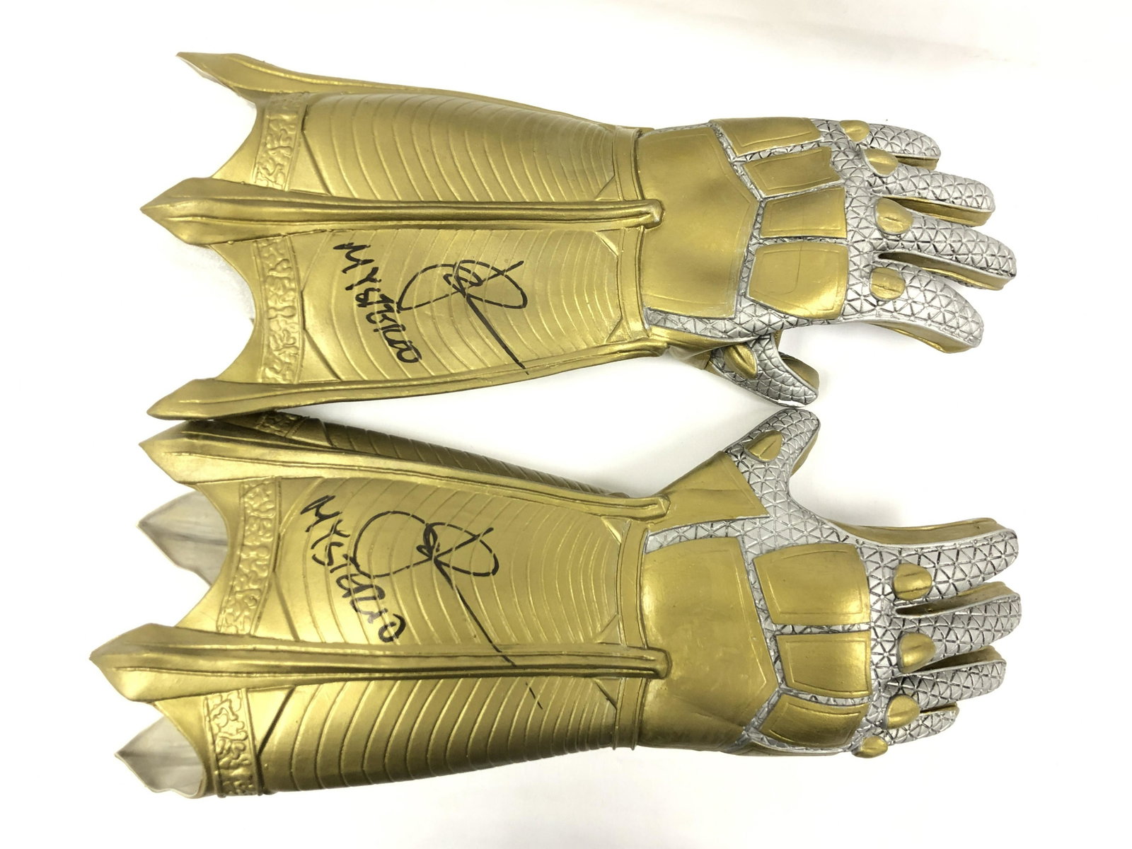 Signed Spiderman Mysterio Gloves Jake Gyllenhaal: Our company has been collectibles business since 2008. All items are unique and valuable for all the collectors. Our company is all online based and will be shipping from our warehouses or different c