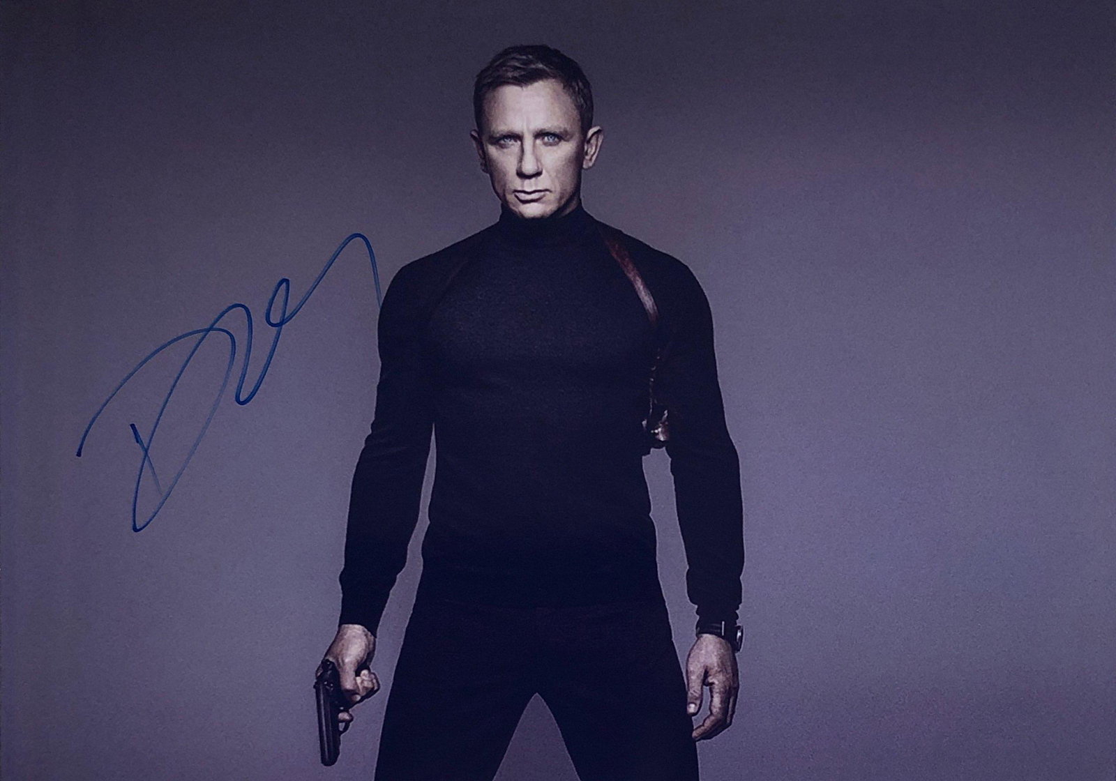 Signed James Bond 007 Daniel Craig Photo: Our company has been collectibles business since 2008. All items are unique and valuable for all the collectors. Our company is all online based and will be shipping from our warehouses or different c
