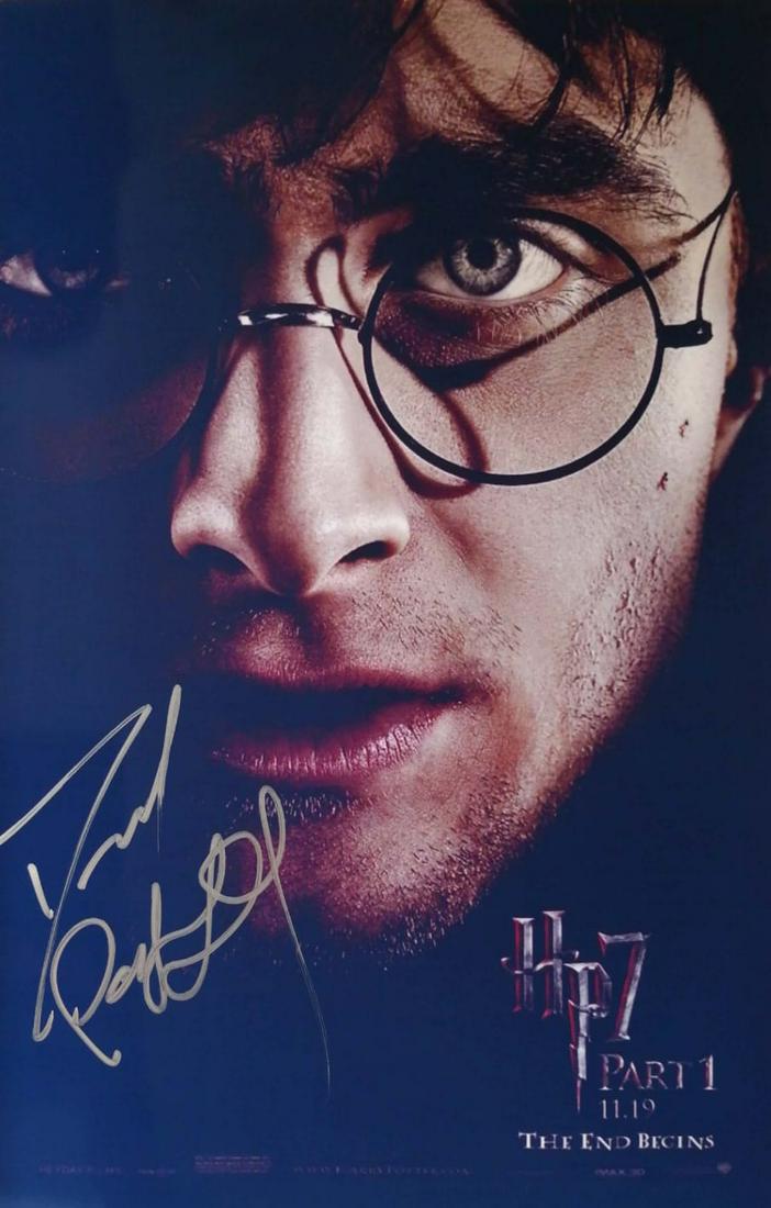 Daniel Radcliffe Harry Potter Deathly Hallows 1 Photo: Autographed by: Daniel Radcliffe Size: 8" x 10" Our company has been collectibles business since 2008. All items are unique and valuable for all the collectors. Our company is all online based and wil