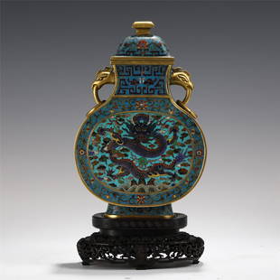 CHINESE CLOISONNE DUBLE BEAST HANDLE DRAOGN PATTERN: H. 22.5 cm. W. 15 cm. T. 6.3 cm.
