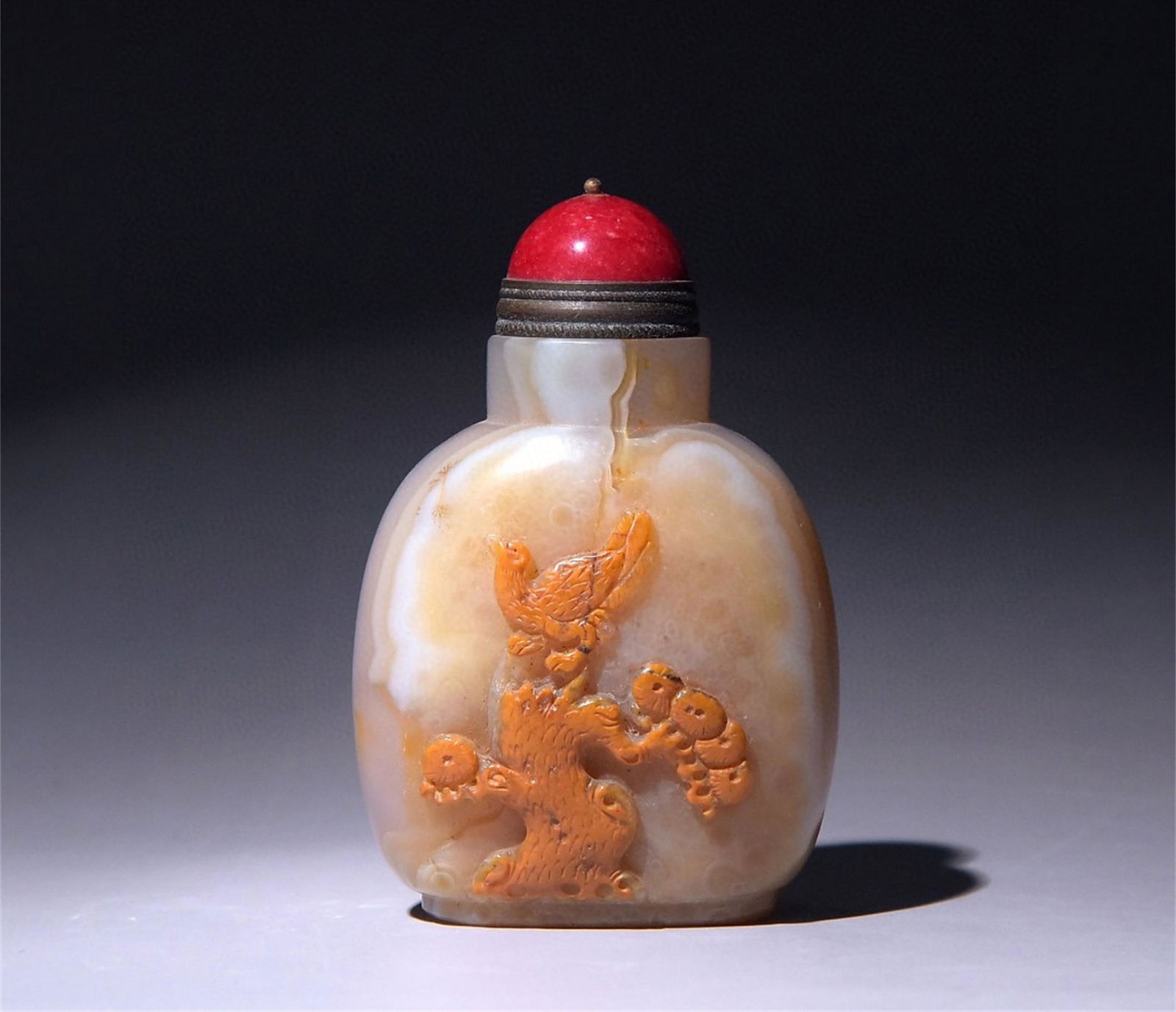 A Chinese Carved Agate Snuff Bottle (1 of 7)
