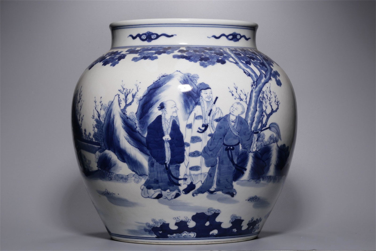 A Chinese Blue and White Glazed Porcelain Jar (1 of 9)