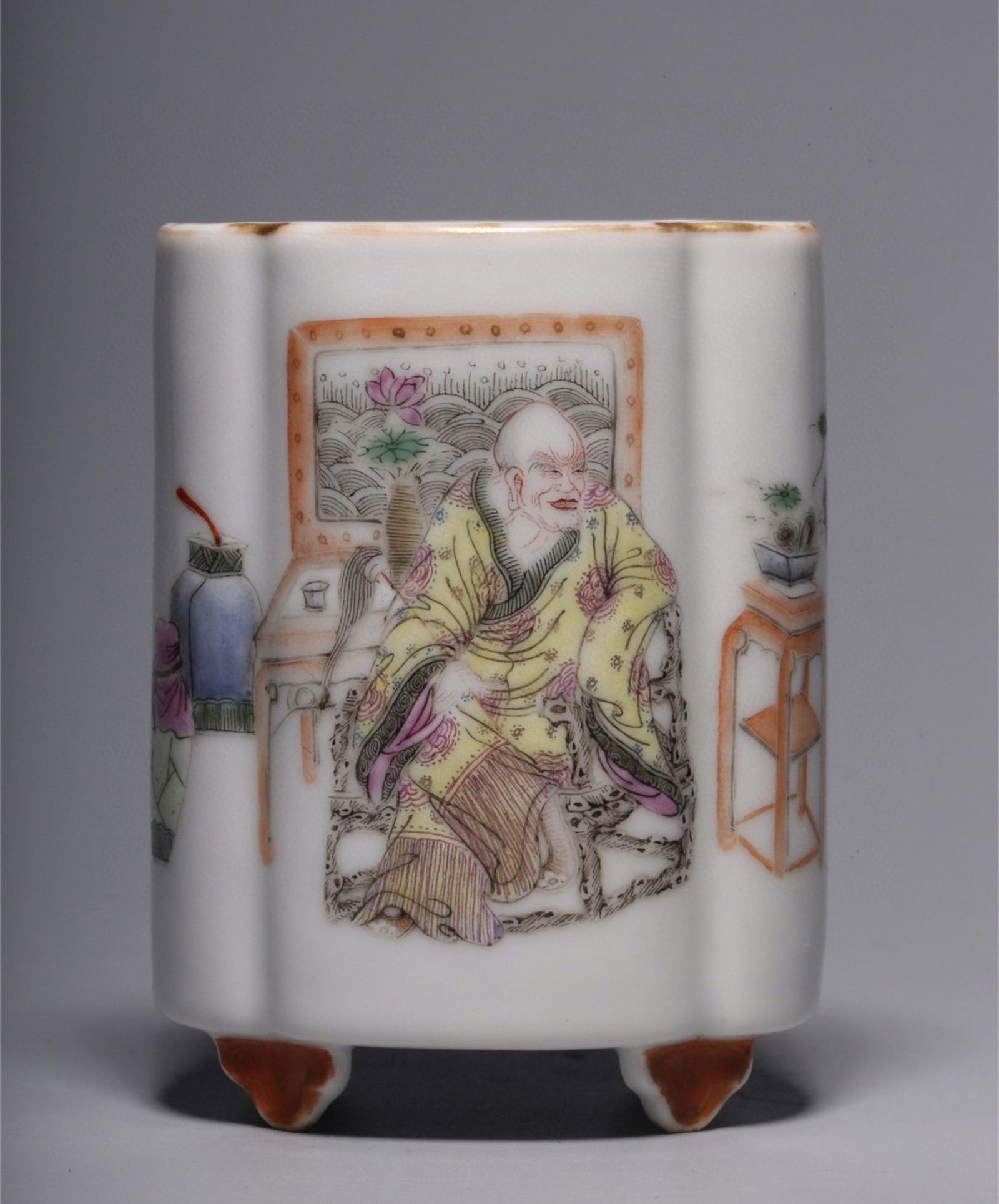 A Chinese Famille-Rose Glazed Porcelain Brush Pot (1 of 9)