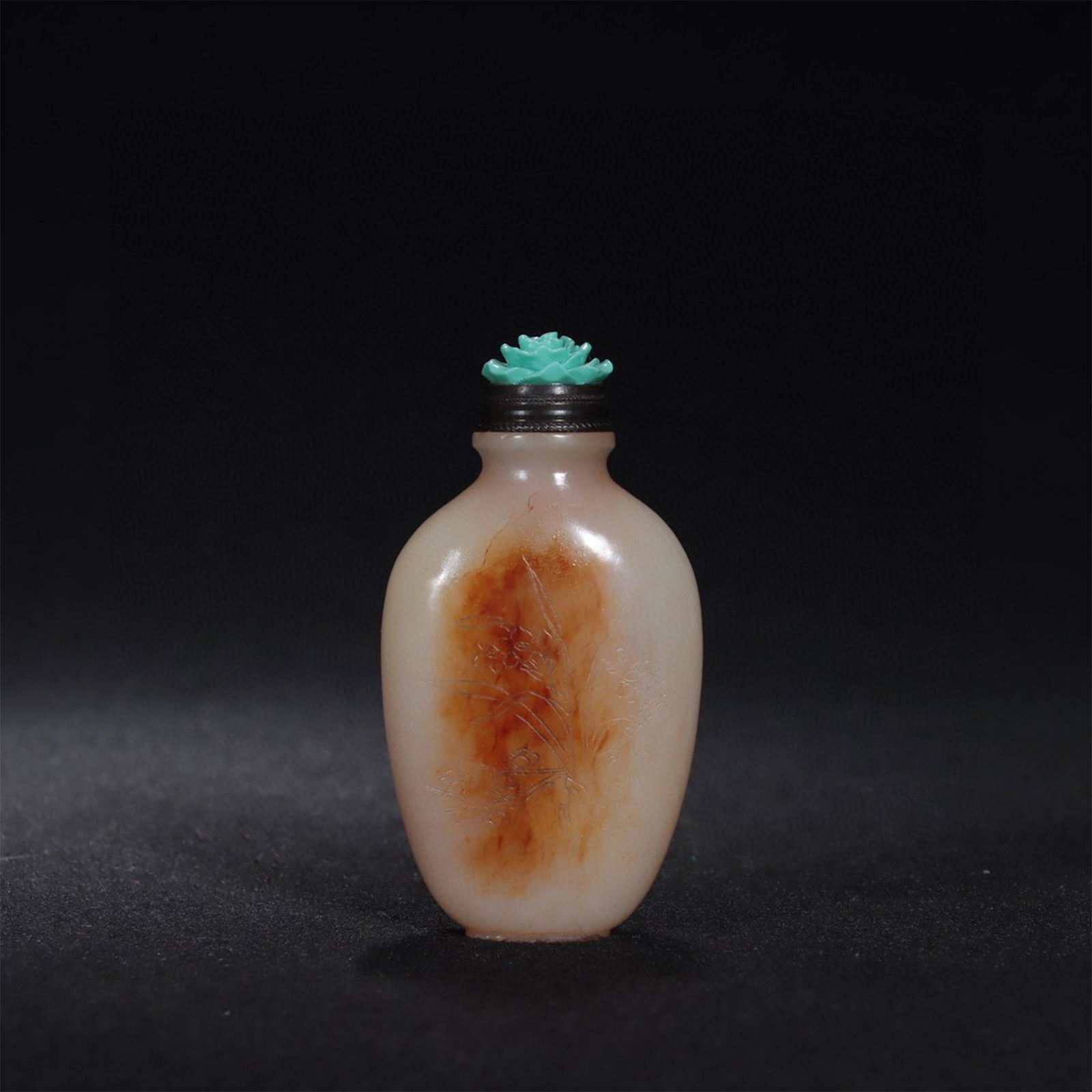 A Chinese Carved Jade Snuff Bottle (1 of 9)