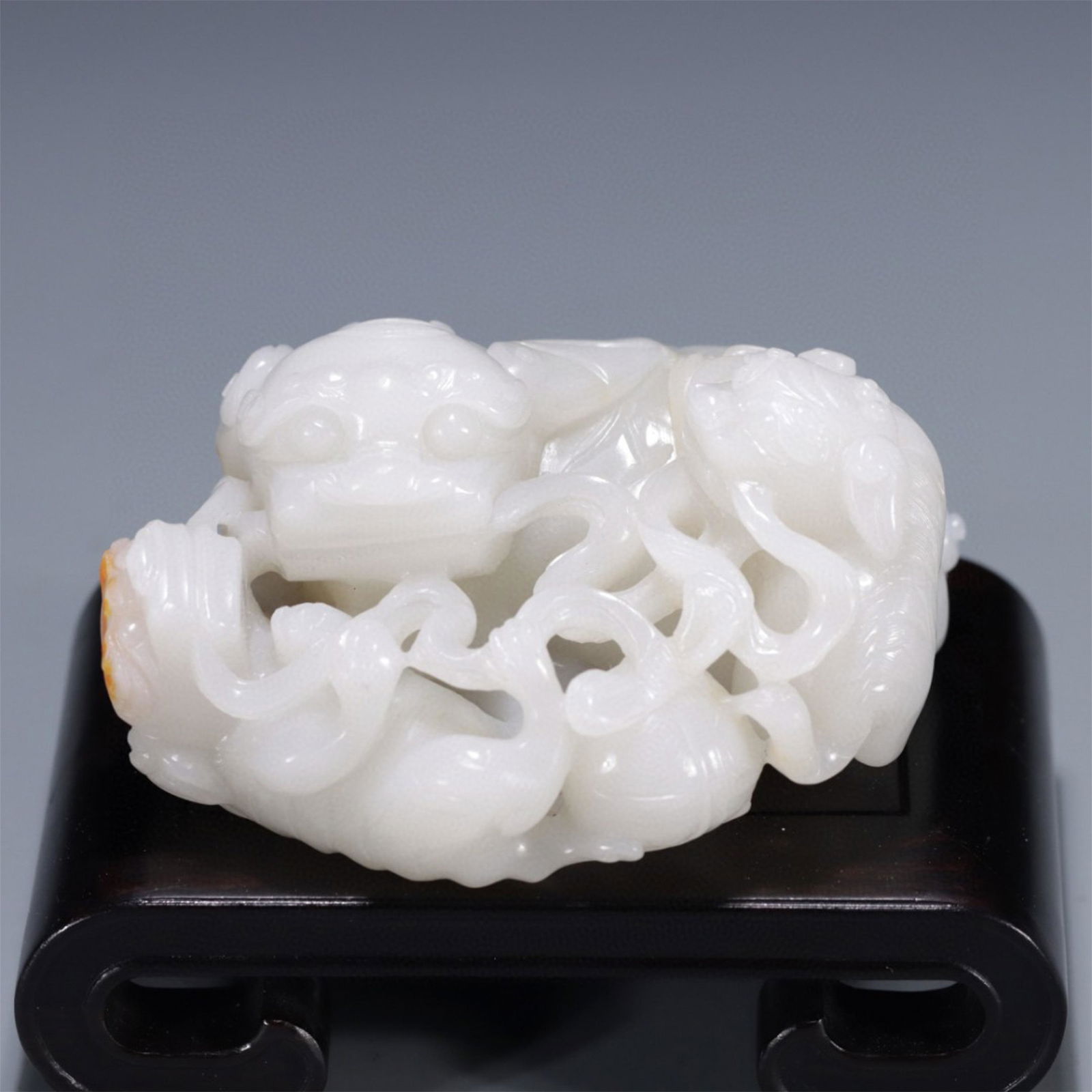 A Chinese Carved Jade Foo-Dog Decoration (1 of 9)
